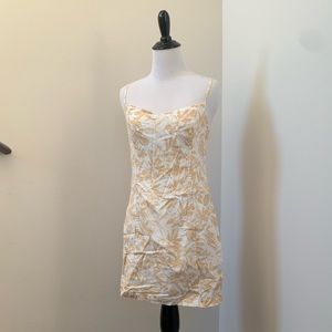 Abercrombie 90s Slim dress small floral tan